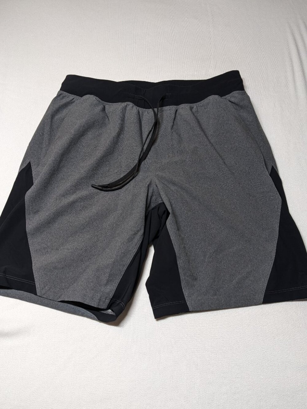 Lululemon Men's Short - Size Large